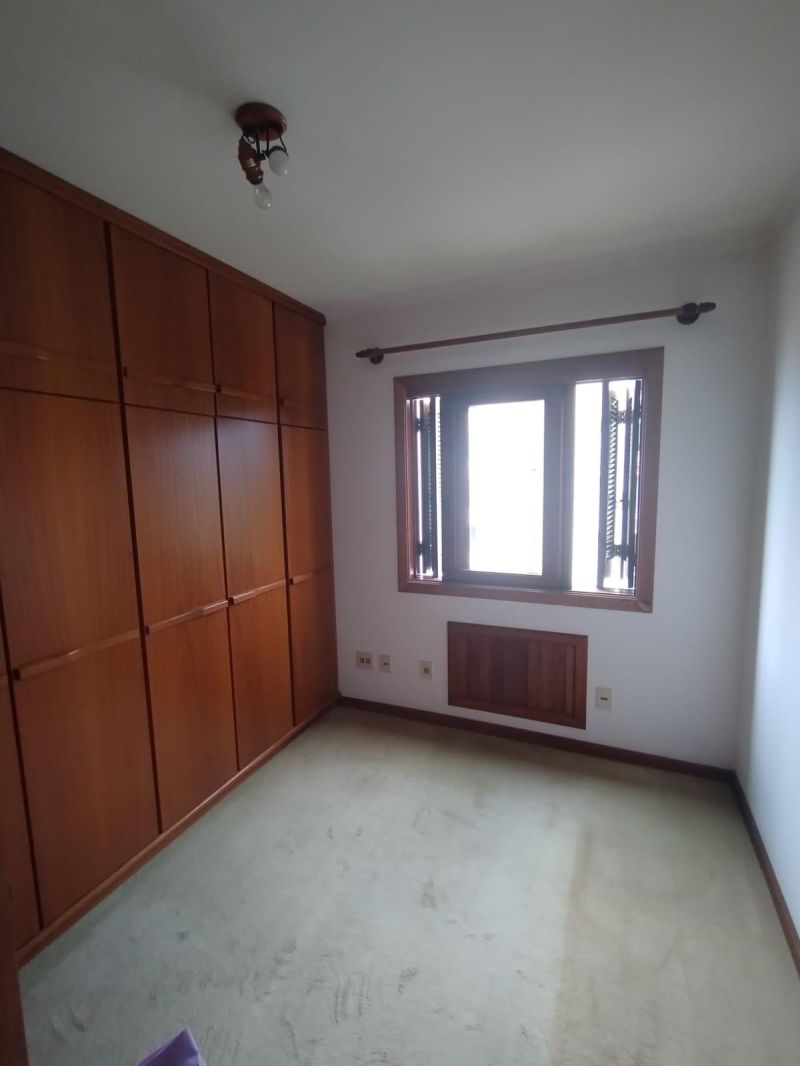 Apartamento com 3 quartos, 2 banheiros e 135m² à venda no bairro Sagrada Familia, Taquara