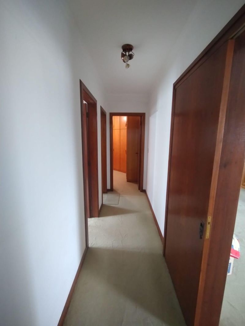 Apartamento com 3 quartos, 2 banheiros e 135m² à venda no bairro Sagrada Familia, Taquara