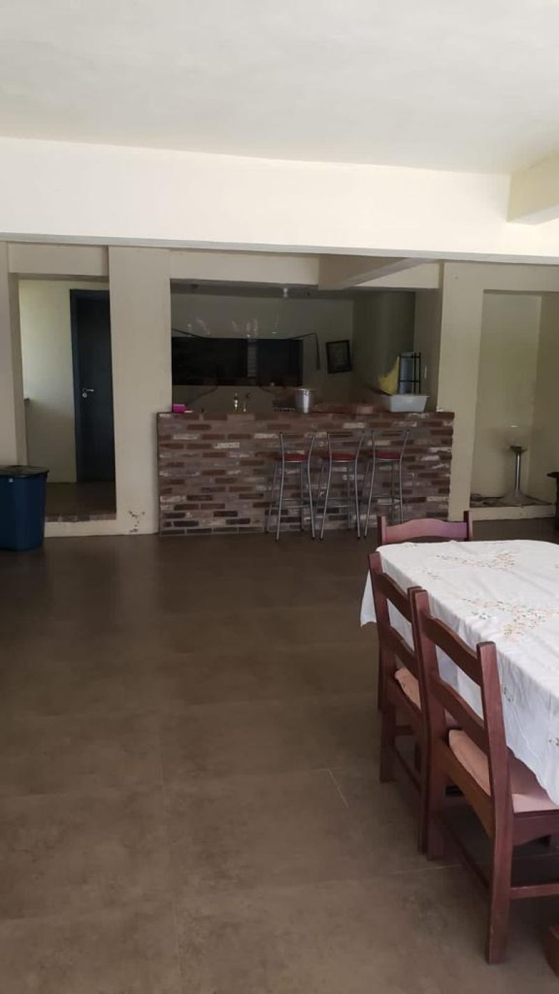 Casa com 4 quartos, 3 banheiros e 406m² à venda no bairro Sagrada Familia, Taquara