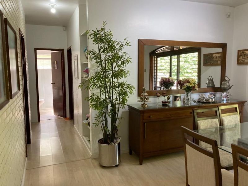 Casa com 4 quartos, 3 banheiros e 406m² à venda no bairro Sagrada Familia, Taquara
