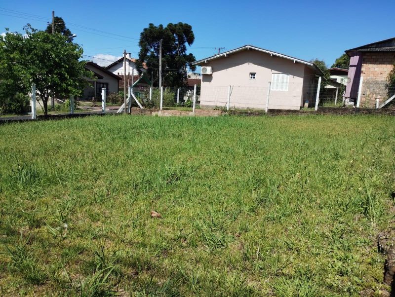 Terreno à venda no bairro Sagrada Familia, Taquara