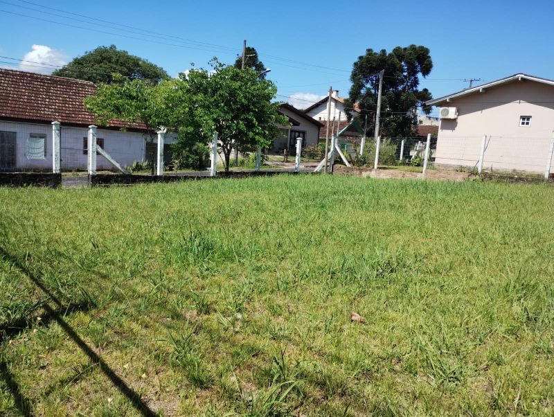 Terreno à venda no bairro Sagrada Familia, Taquara