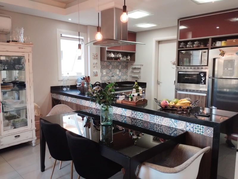 Apartamento com 3 banheiros e 77m² à venda no bairro Sagrada Familia, Taquara