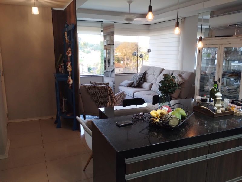 Apartamento com 3 banheiros e 77m² à venda no bairro Sagrada Familia, Taquara