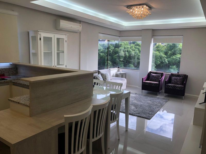 Apartamento com 3 banheiros e 88m² à venda no bairro Sagrada Familia, Taquara