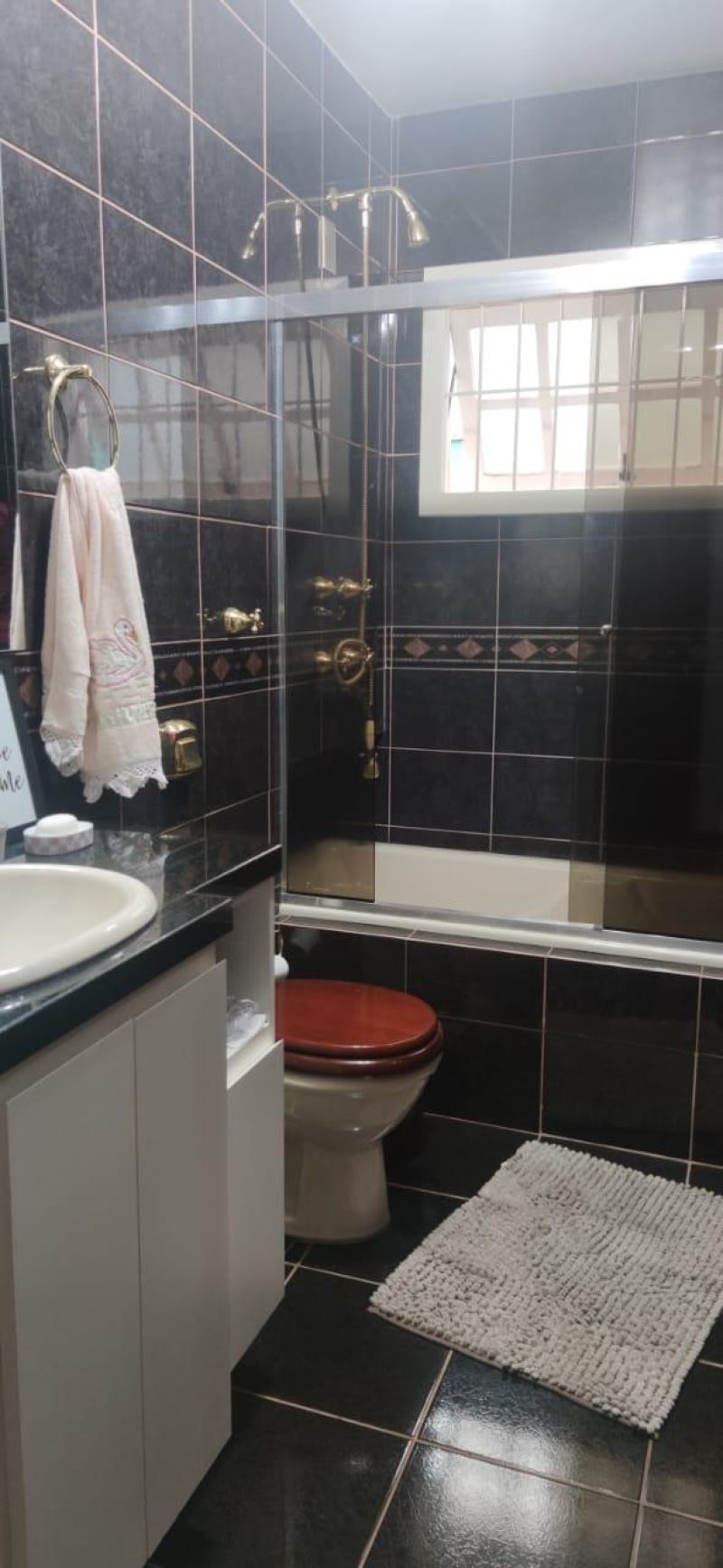 Casa com 3 quartos, 3 banheiros e 310m² à venda no bairro Sagrada Familia, Taquara
