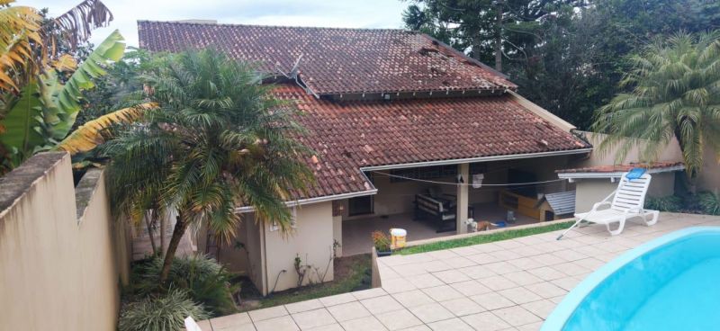 Casa com 3 quartos, 3 banheiros e 310m² à venda no bairro Sagrada Familia, Taquara