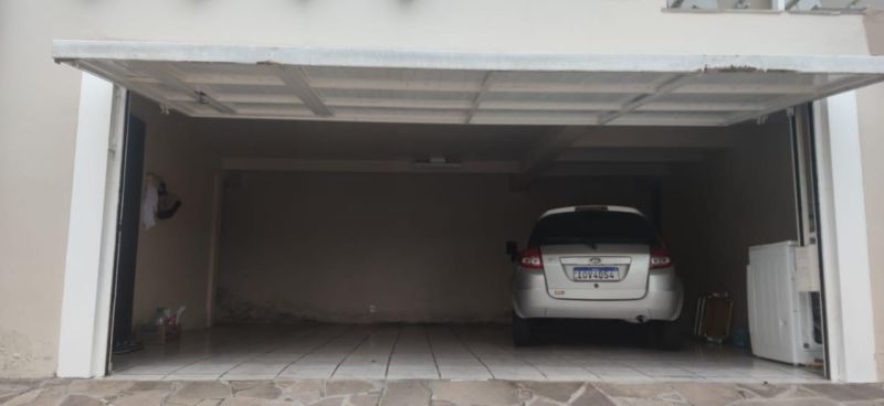 Casa com 3 quartos, 3 banheiros e 310m² à venda no bairro Sagrada Familia, Taquara