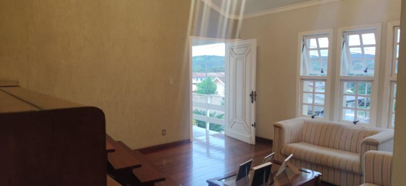 Casa com 3 quartos, 3 banheiros e 310m² à venda no bairro Sagrada Familia, Taquara