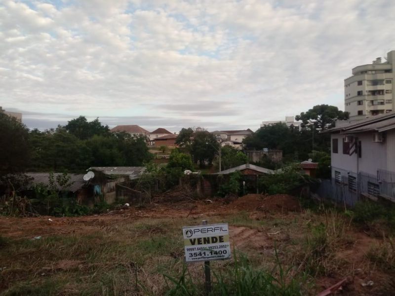 Terreno à venda no bairro Sagrada Familia, Taquara