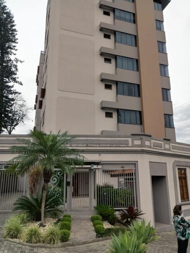 Apartamento com 3 quartos, 3 banheiros e 170m² à venda no bairro Sagrada Familia, Taquara