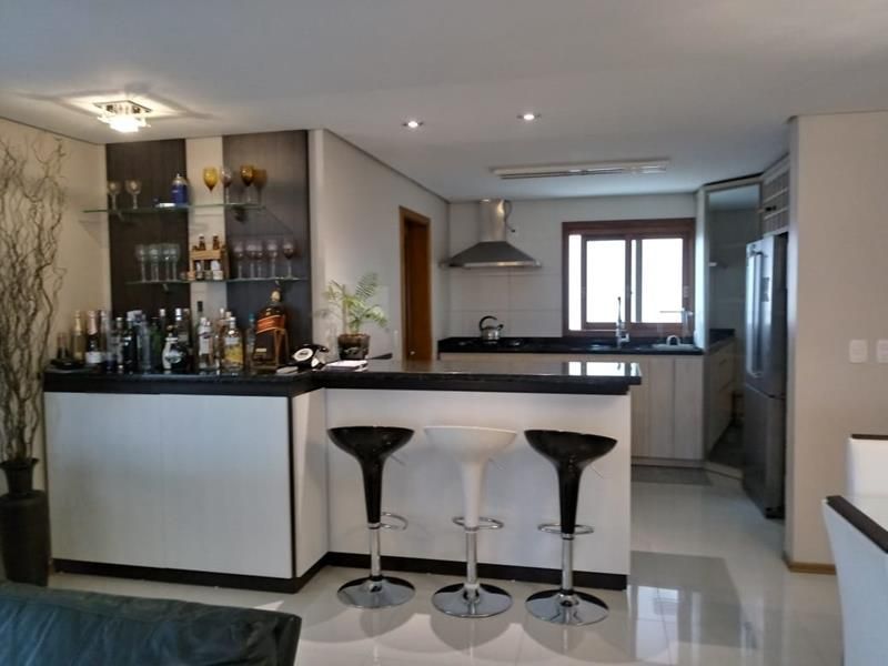 Apartamento com 3 quartos, 3 banheiros e 170m² à venda no bairro Sagrada Familia, Taquara