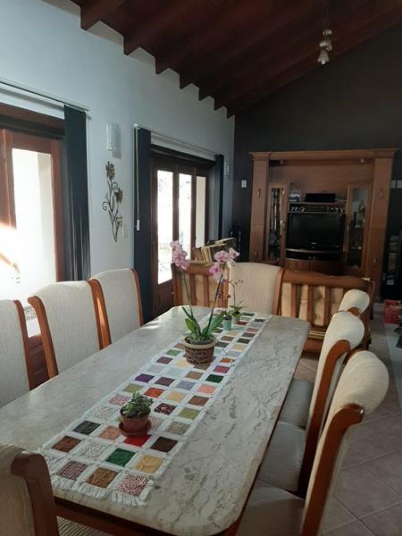 Casa com 3 quartos, 3 banheiros e 207m² à venda no bairro Sagrada Familia, Taquara