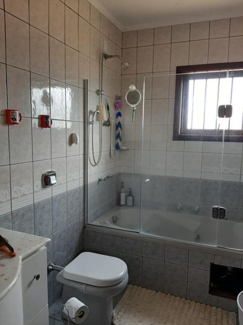 Casa com 3 quartos, 3 banheiros e 207m² à venda no bairro Sagrada Familia, Taquara