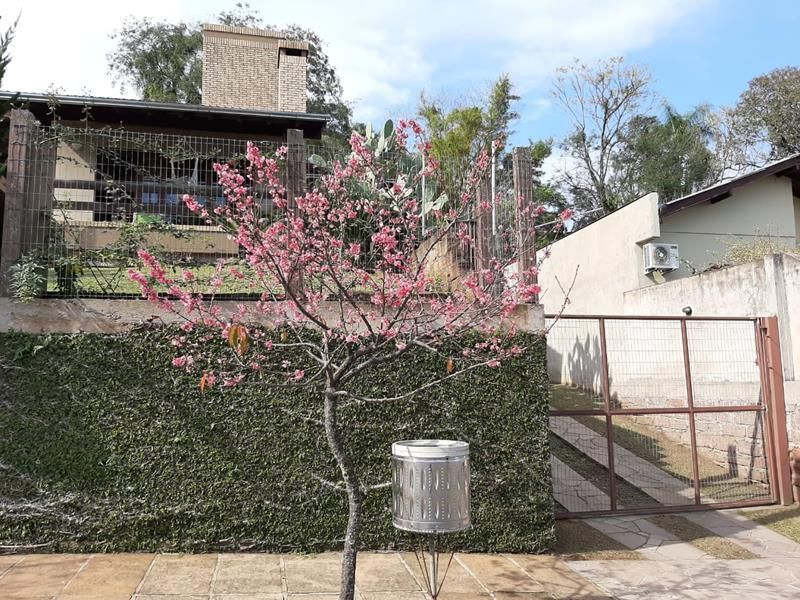 Casa com 3 quartos, 3 banheiros e 207m² à venda no bairro Sagrada Familia, Taquara