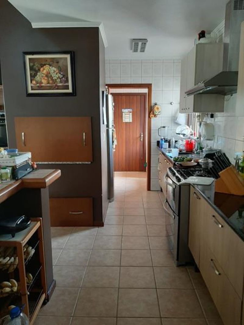 Casa com 3 quartos, 3 banheiros e 207m² à venda no bairro Sagrada Familia, Taquara