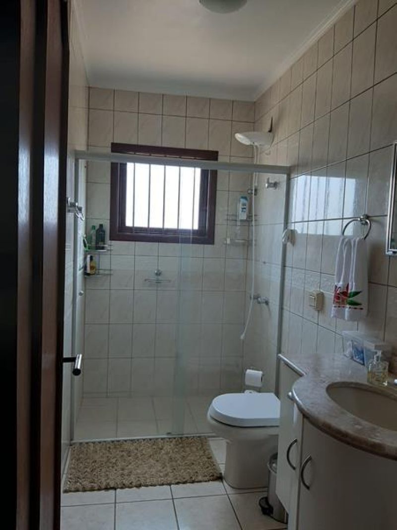 Casa com 3 quartos, 3 banheiros e 207m² à venda no bairro Sagrada Familia, Taquara