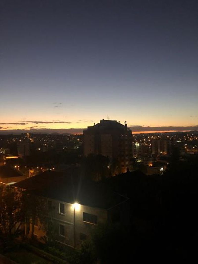 Apartamento com 2 banheiros e 155m² à venda no bairro Sagrada Familia, Taquara