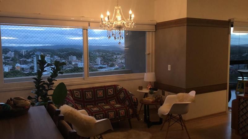 Apartamento com 2 banheiros e 155m² à venda no bairro Sagrada Familia, Taquara