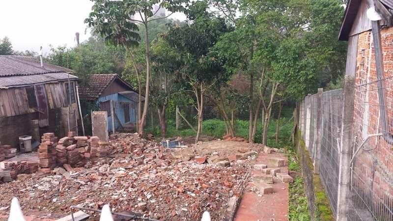 Terreno à venda no bairro Sagrada Familia, Taquara