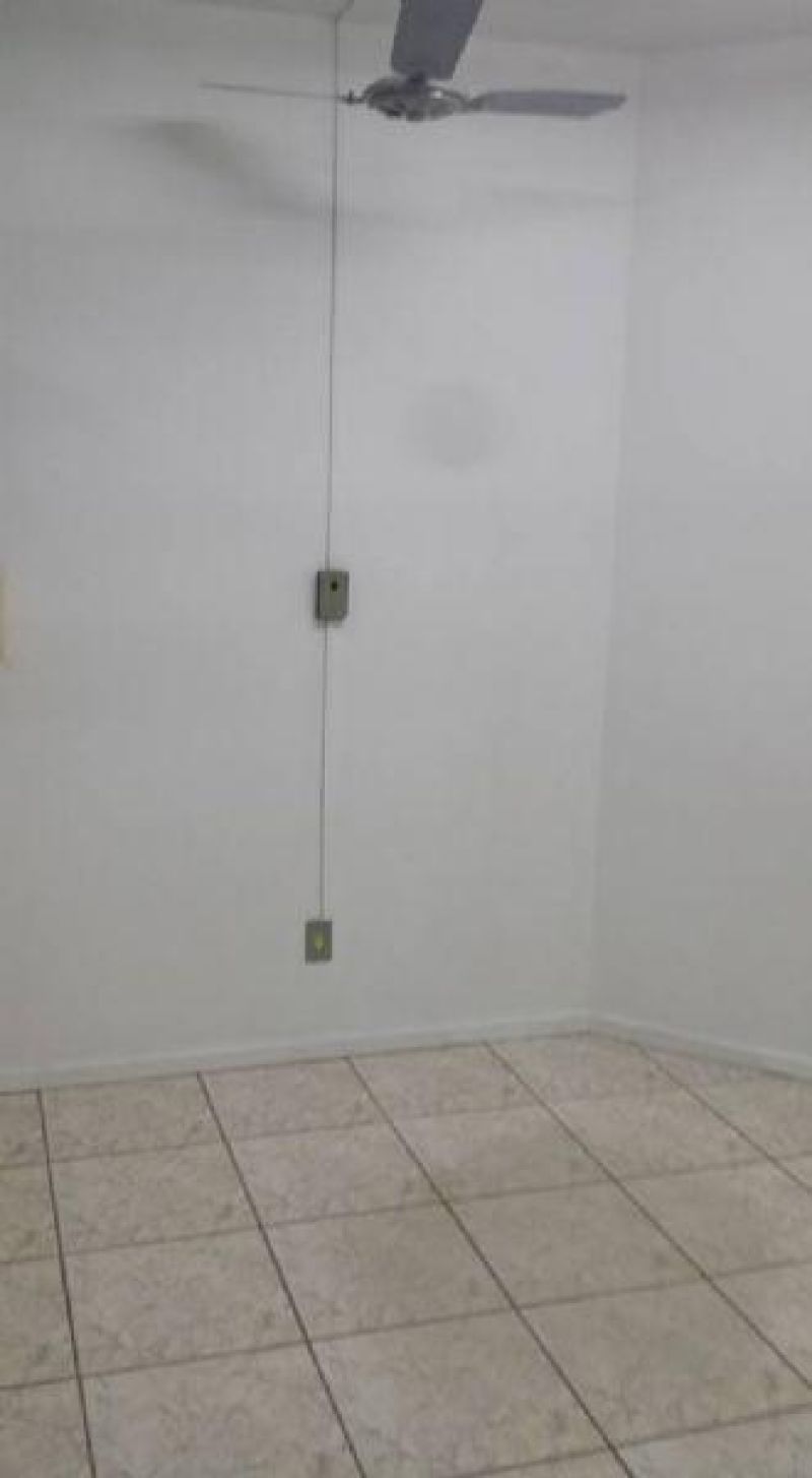 Sala com 1 banheiro e 35m² à venda no bairro Sagrada Familia, Taquara
