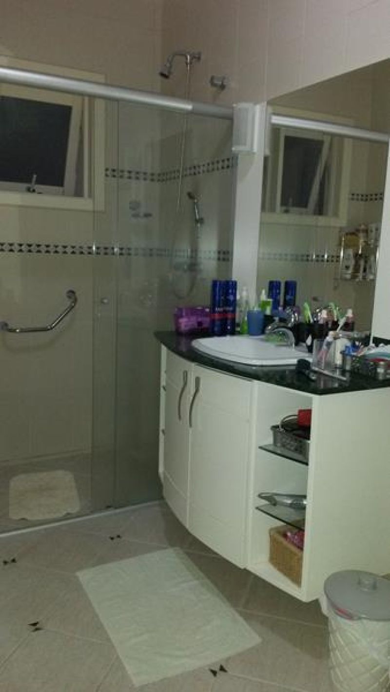 Casa com 2 quartos, 2 banheiros e 380m² à venda no bairro Sagrada Familia, Taquara