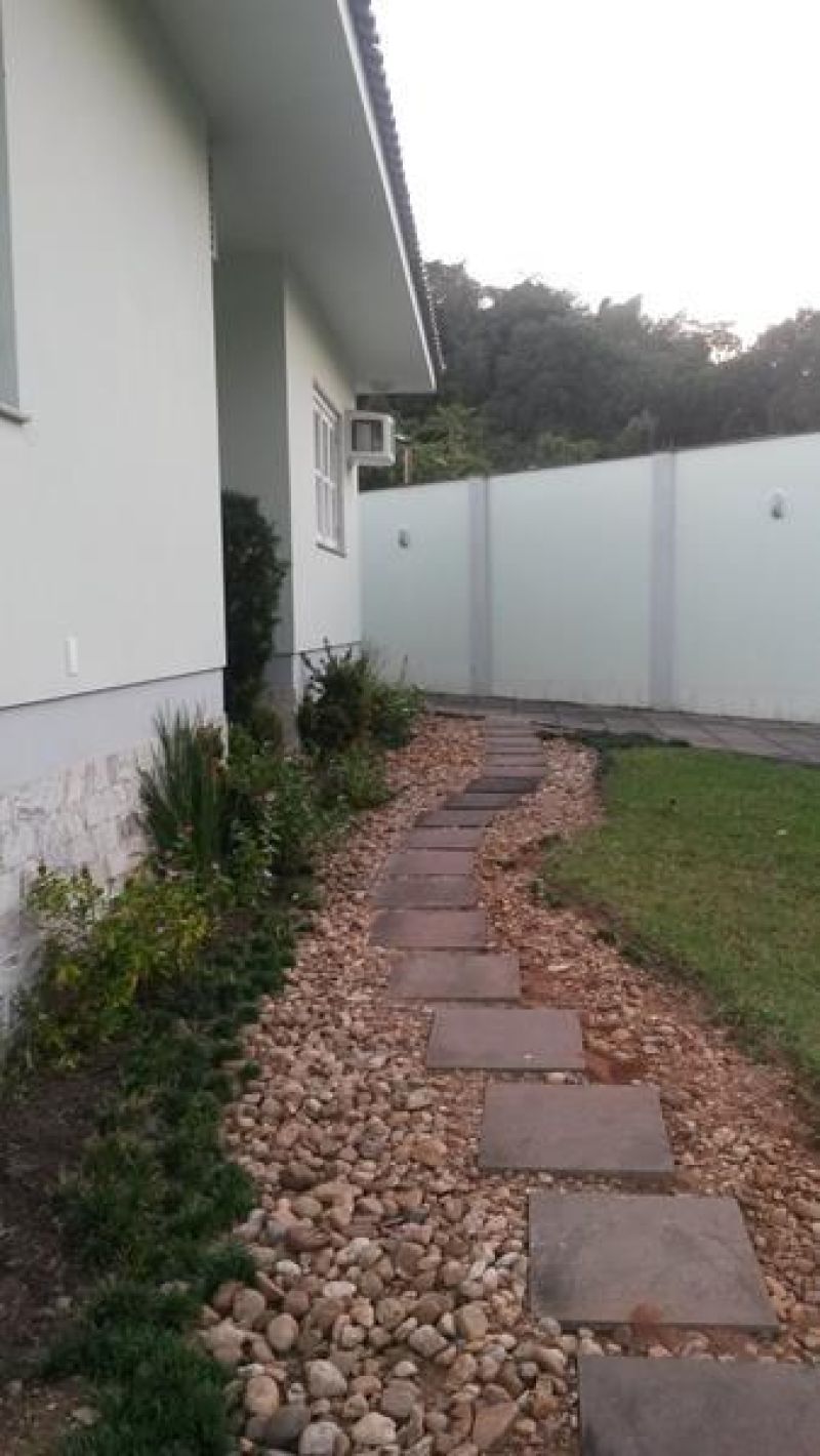 Casa com 2 quartos, 2 banheiros e 380m² à venda no bairro Sagrada Familia, Taquara