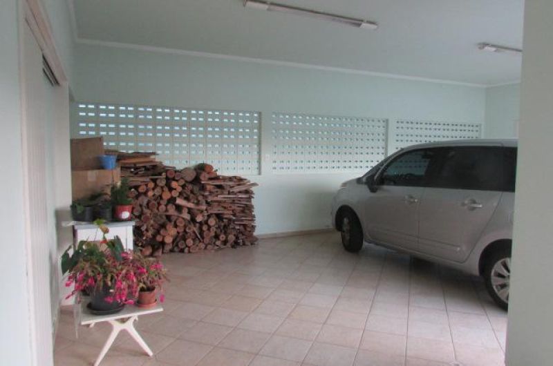Casa com 2 quartos, 2 banheiros e 380m² à venda no bairro Sagrada Familia, Taquara