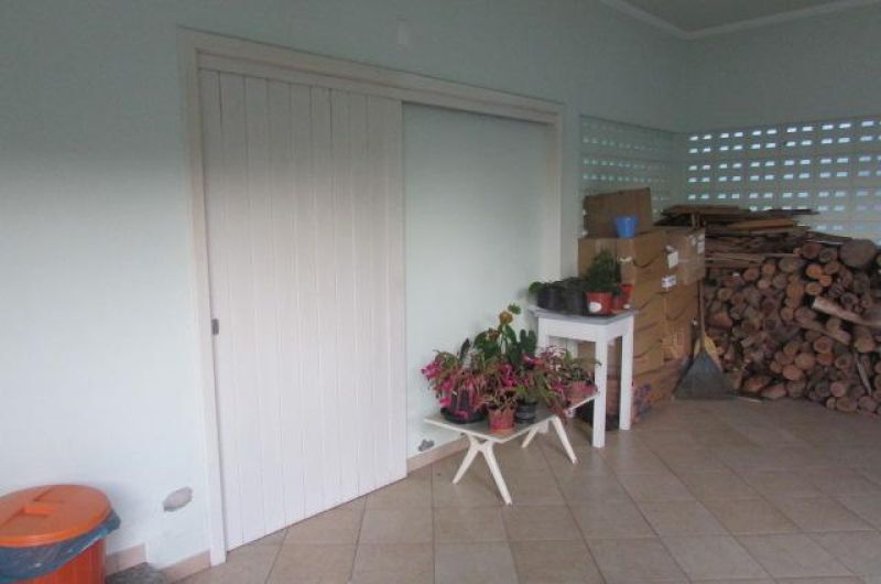 Casa com 2 quartos, 2 banheiros e 380m² à venda no bairro Sagrada Familia, Taquara