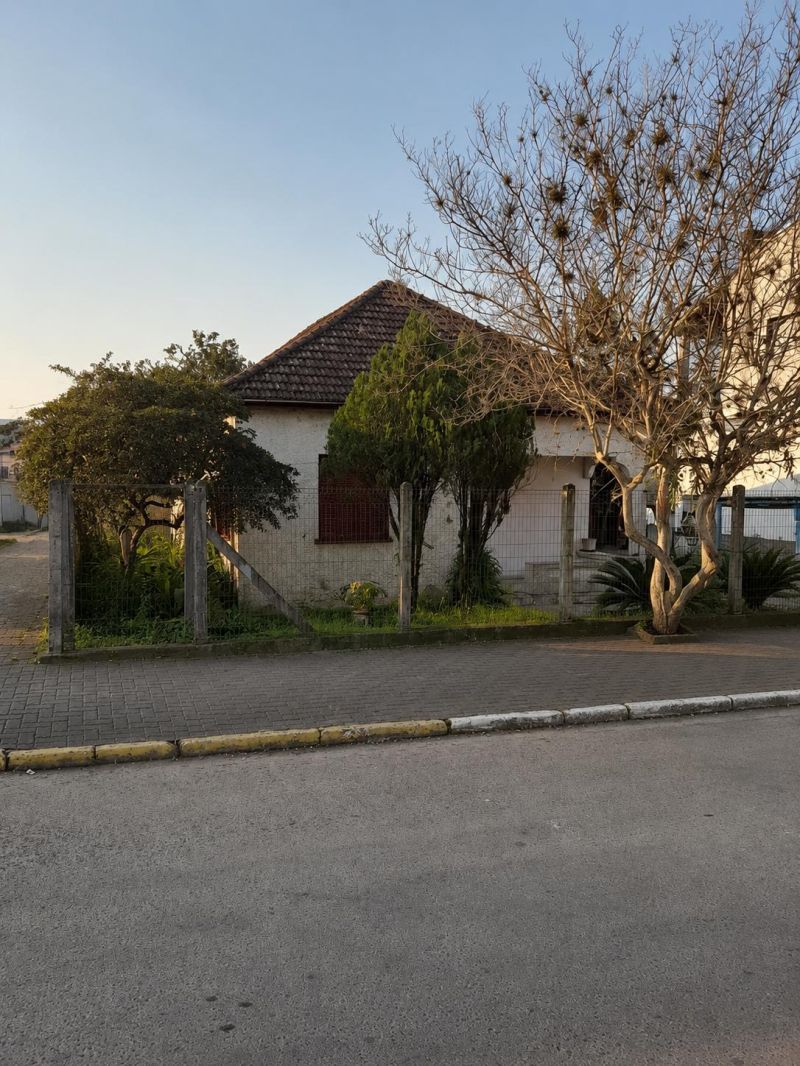 Casa - Av. das Nações, Centro