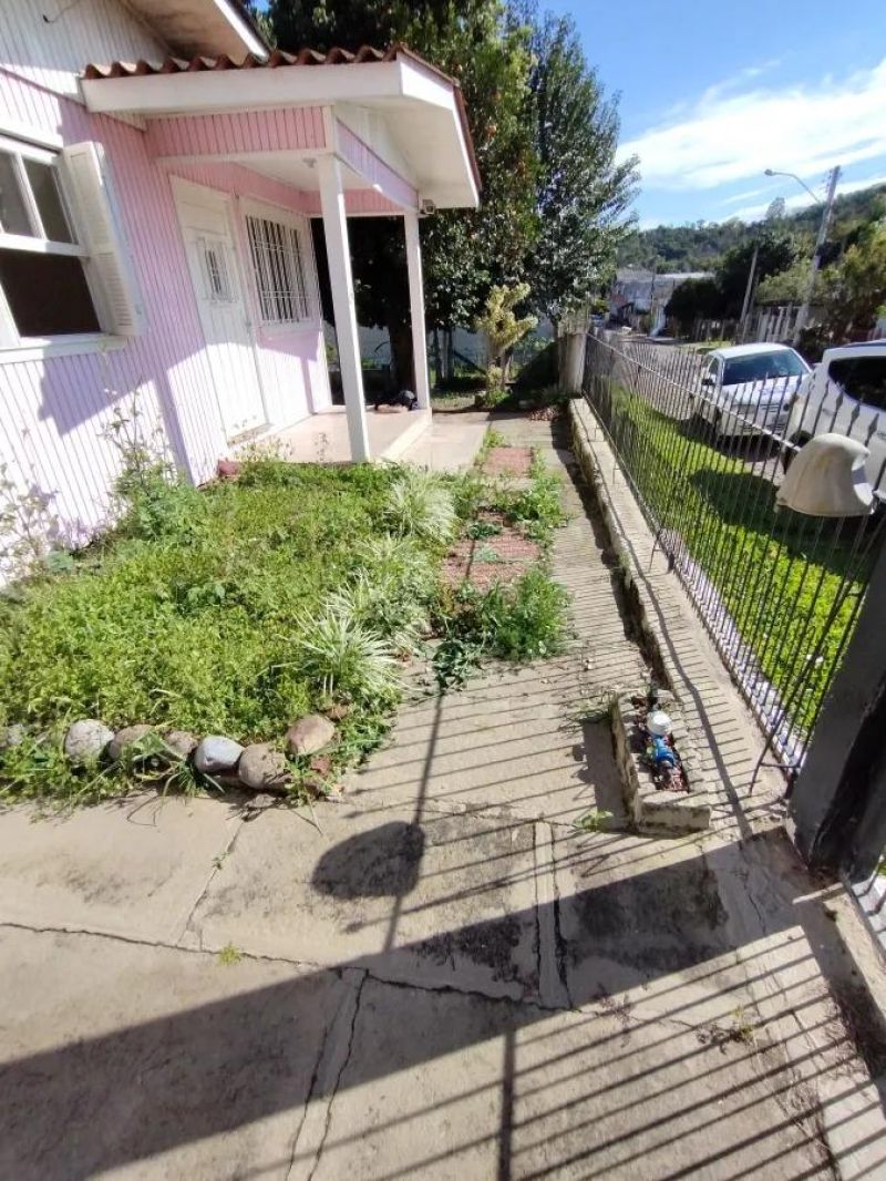 Casa com 2 quartos, 1 banheiro e 130m² à venda no bairro Santa Rosa, Taquara