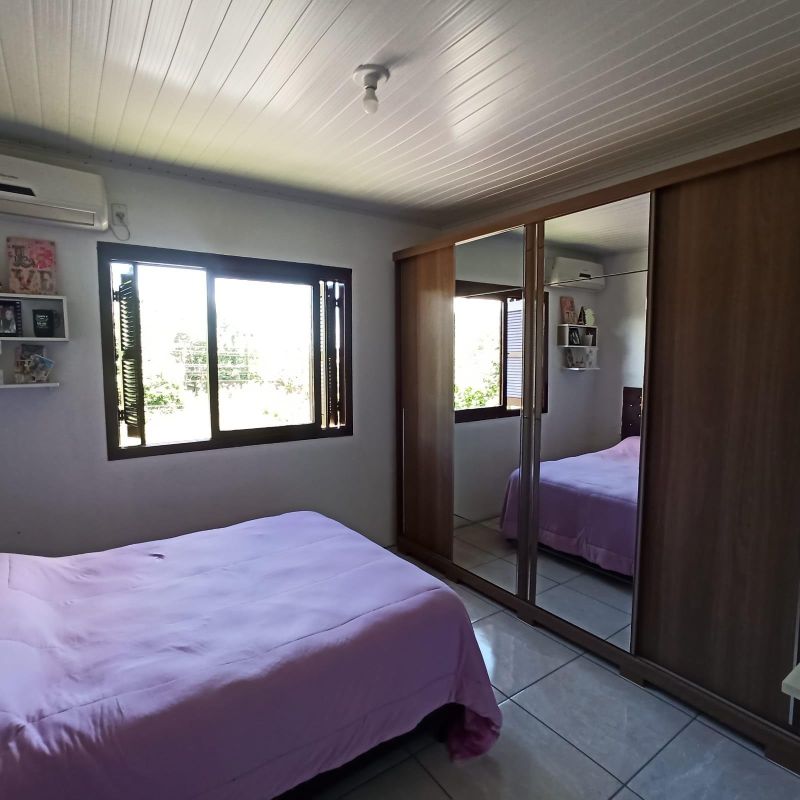 Casa com 4 quartos, 4 banheiros e 100m² à venda no bairro Santa Rosa, Taquara