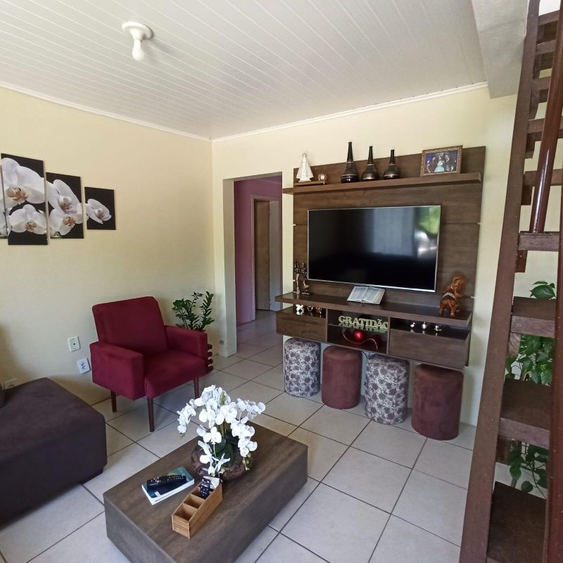 Casa com 4 quartos, 4 banheiros e 100m² à venda no bairro Santa Rosa, Taquara