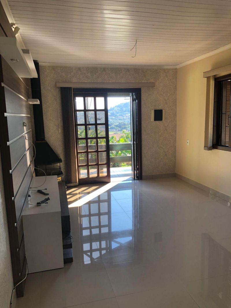 Casa com 2 quartos, 1 banheiro e 100m² à venda no bairro Santa Rosa, Taquara