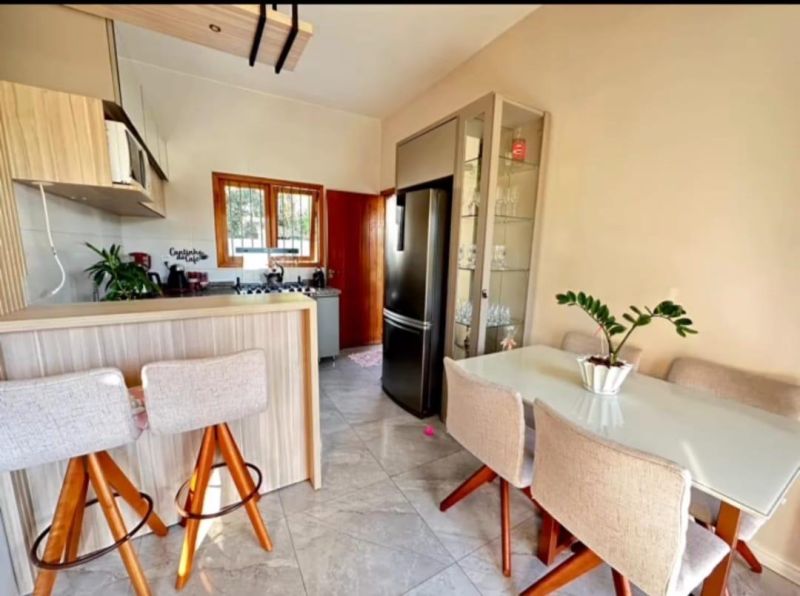 Casa com 3 quartos, 3 banheiros e 159m² à venda no bairro Santa Rosa, Taquara