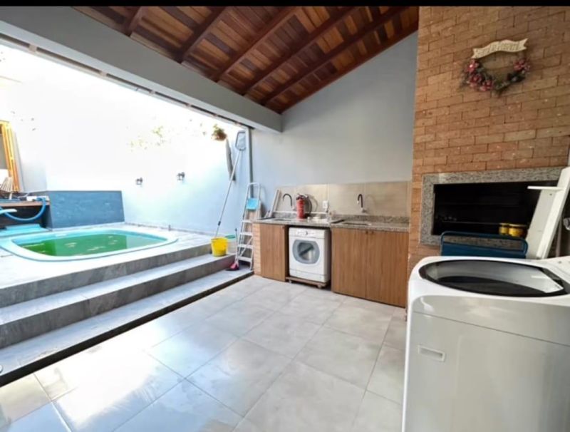 Casa com 3 quartos, 3 banheiros e 159m² à venda no bairro Santa Rosa, Taquara