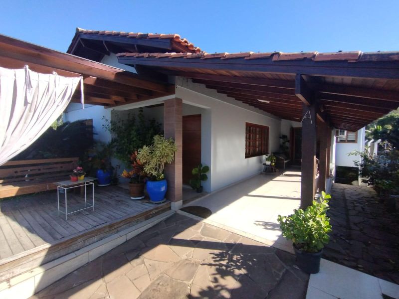 Casa com 2 quartos, 2 banheiros e 175m² à venda no bairro Santa Rosa, Taquara