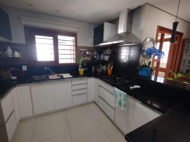 Casa com 2 quartos, 2 banheiros e 175m² à venda no bairro Santa Rosa, Taquara
