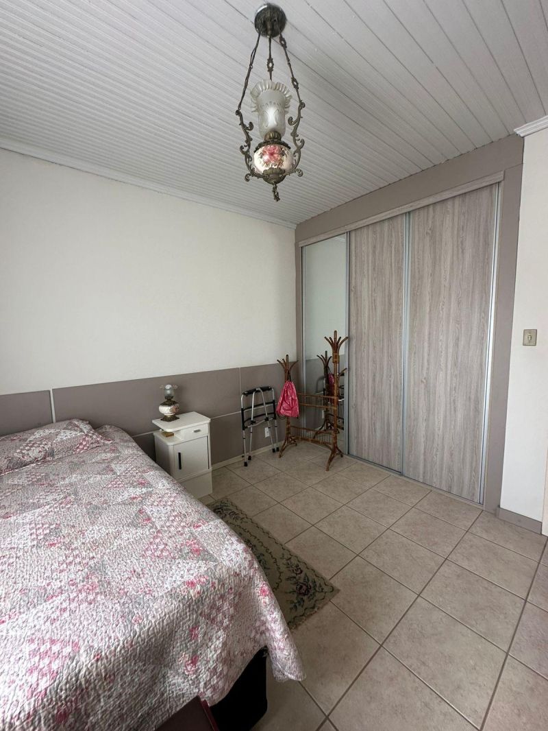 Casa com 3 quartos, 2 banheiros e 157m² à venda no bairro Santa Rosa, Taquara