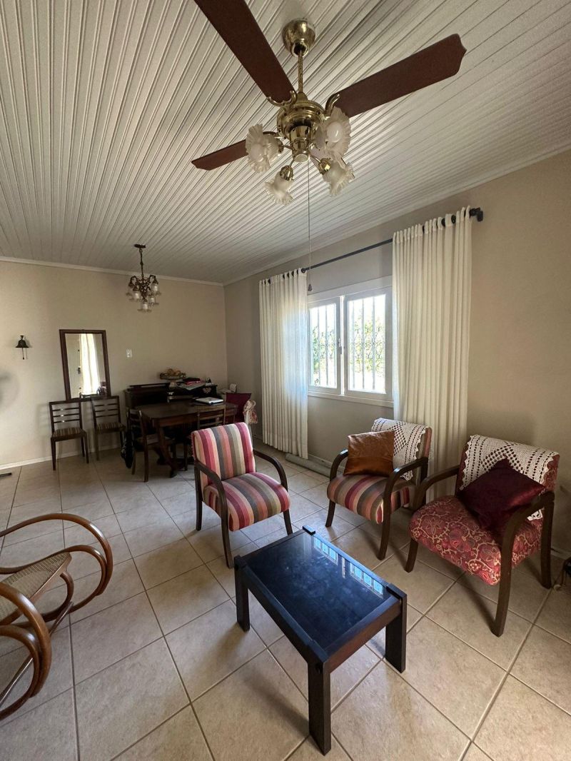 Casa com 3 quartos, 2 banheiros e 157m² à venda no bairro Santa Rosa, Taquara