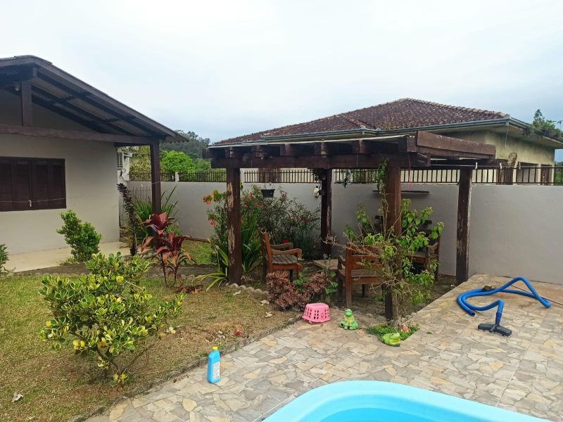 Casa com 2 quartos, 2 banheiros e 140m² à venda no bairro Santa Rosa, Taquara
