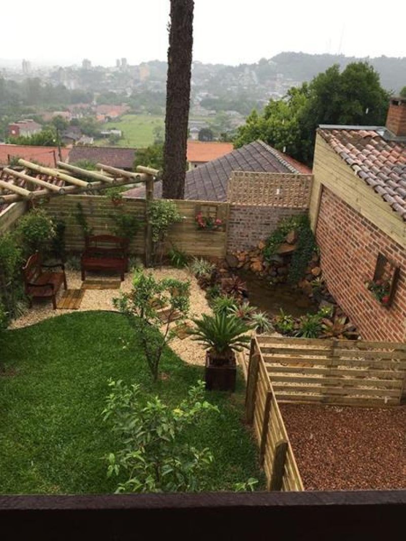 Casa com 2 quartos, 2 banheiros e 100m² à venda no bairro Santa Rosa, Taquara