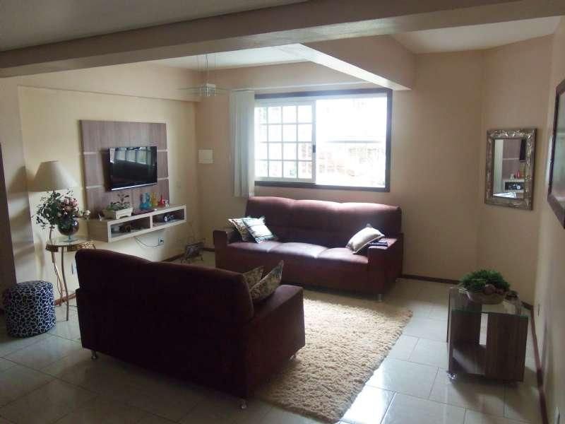 Casa com 4 quartos, 3 banheiros e 200m² à venda no bairro Santa Rosa, Taquara