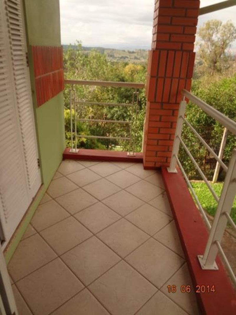 Casa com 3 quartos e 308m² à venda no bairro Santa Rosa, Taquara