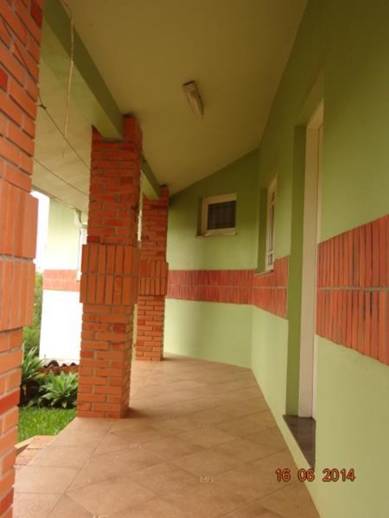 Casa com 3 quartos e 308m² à venda no bairro Santa Rosa, Taquara