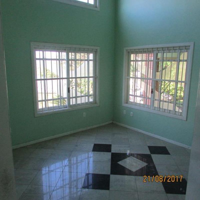 Casa com 3 quartos e 308m² à venda no bairro Santa Rosa, Taquara