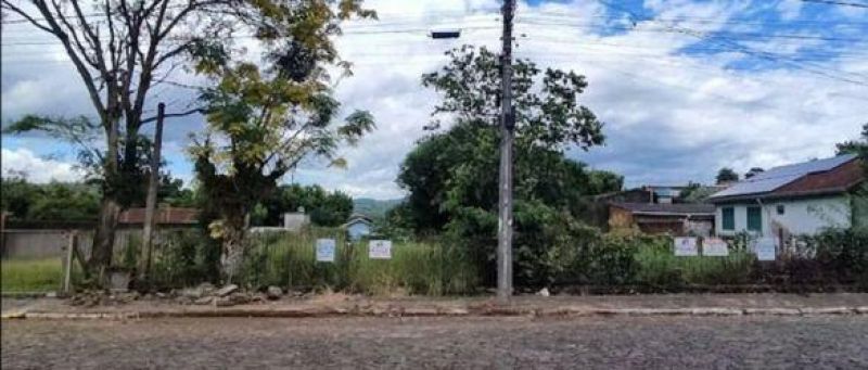 Terreno à venda no bairro Petropolis, Taquara