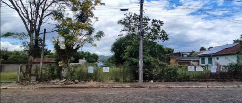 Terreno à venda no bairro Petropolis, Taquara