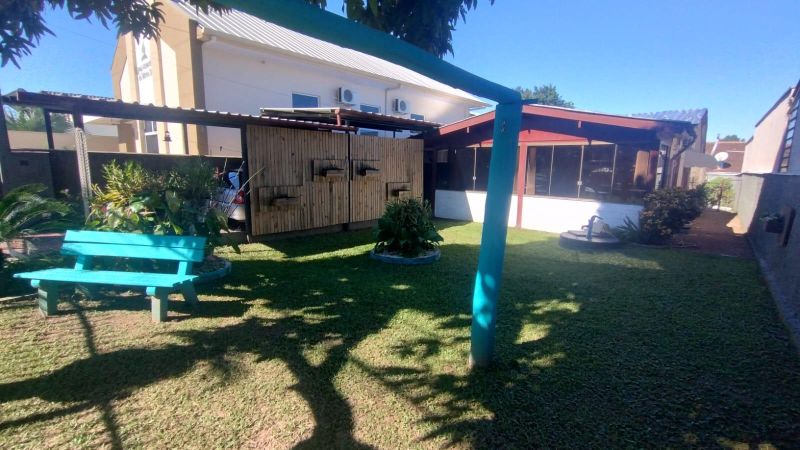 Casa com 2 quartos, 2 banheiros e 133m² à venda no bairro Petropolis, Taquara