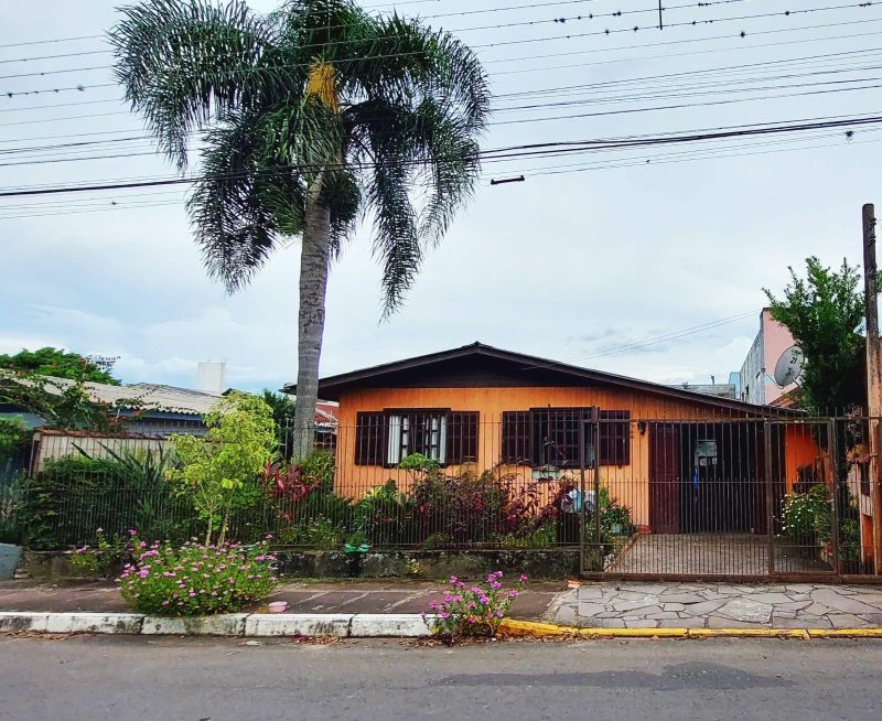 Casa com 2 quartos, 1 banheiro e 90m² à venda no bairro Petropolis, Taquara